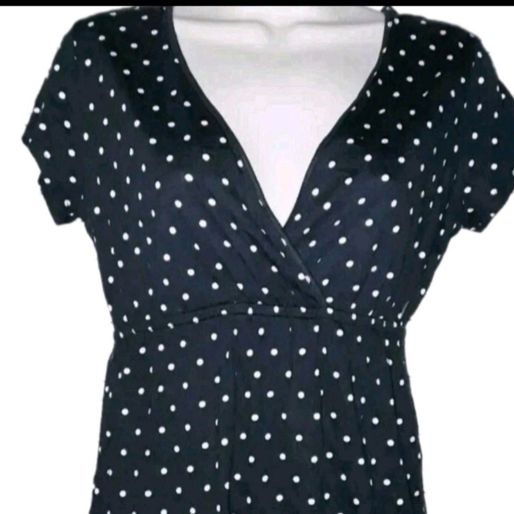 NEW YORK & CO Vneck Polka Dot Babyfoll Top Womans Size XS NWT
